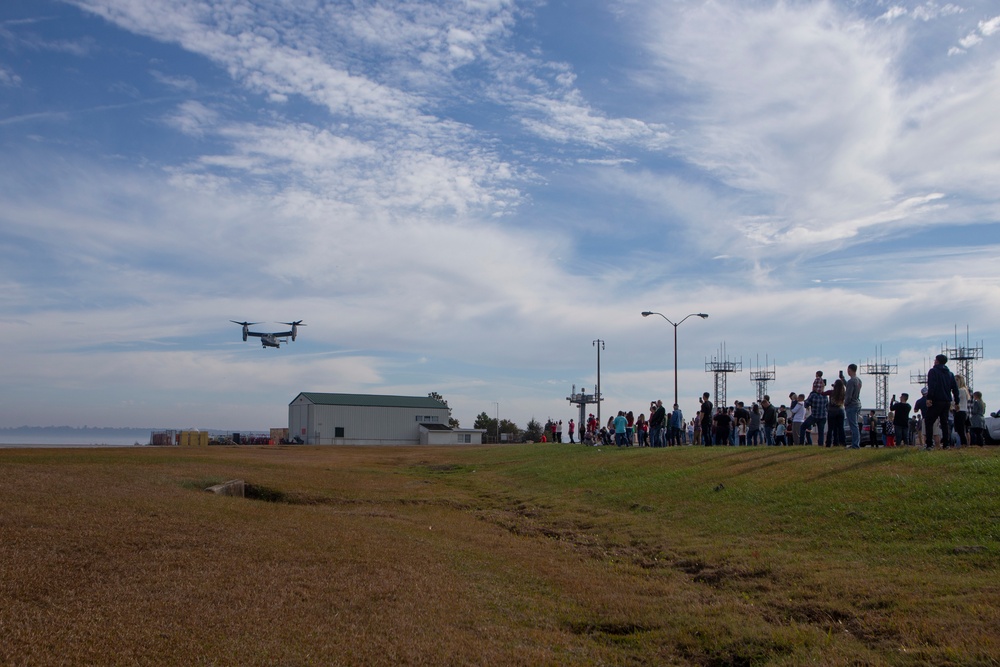 Santa arrives at Marine Corps Air Station New River