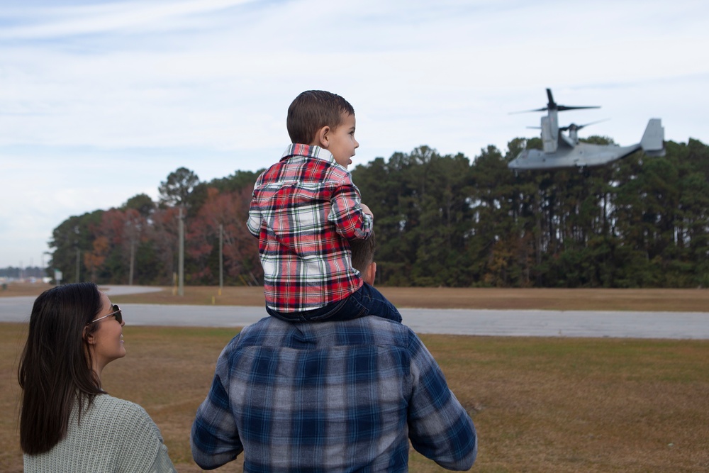 Santa arrives at Marine Corps Air Station New River