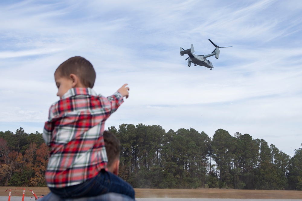 Santa arrives at Marine Corps Air Station New River