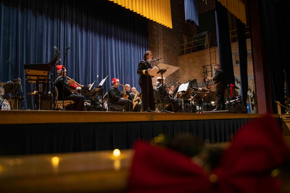 Commander, NSTC Guest of Honor for NBGL Holiday Concert