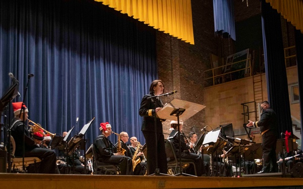Commander, NSTC Guest of Honor for NBGL Holiday Concert