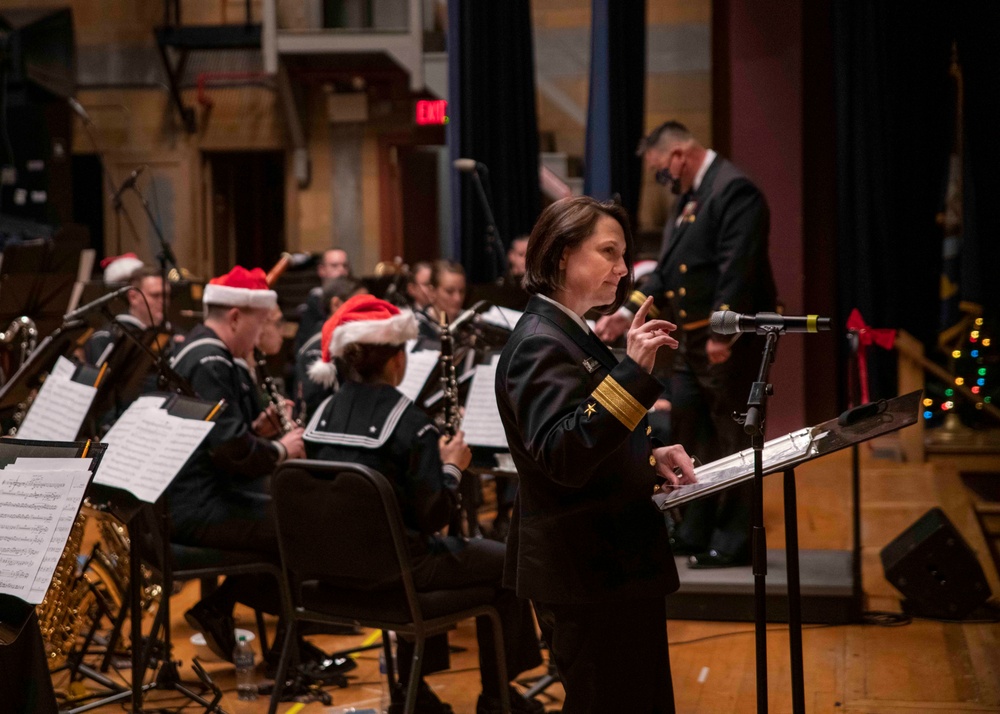 Commander, NSTC Guest of Honor for NBGL Holiday Concert