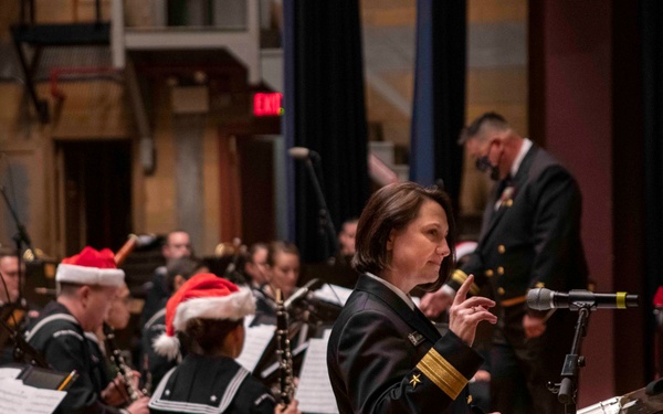 Commander, NSTC Guest of Honor for NBGL Holiday Concert