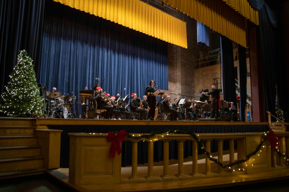 Commander, NSTC Guest of Honor for NBGL Holiday Concert