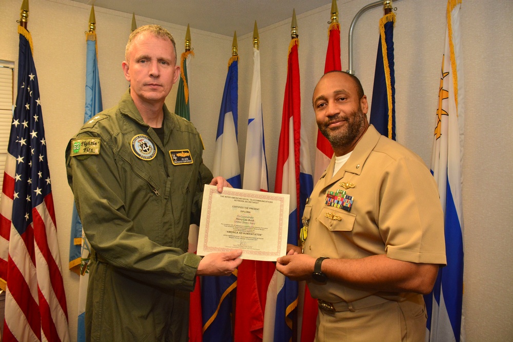 Commander of U.S. Naval Forces Southern Command/U.S. 4th Fleet Awards IANTN Medal to Member of his Staff