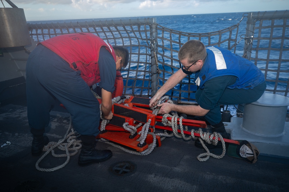 USS Sioux City Sailors Prepare to Rig Ladder During Sea and Anchor Detail
