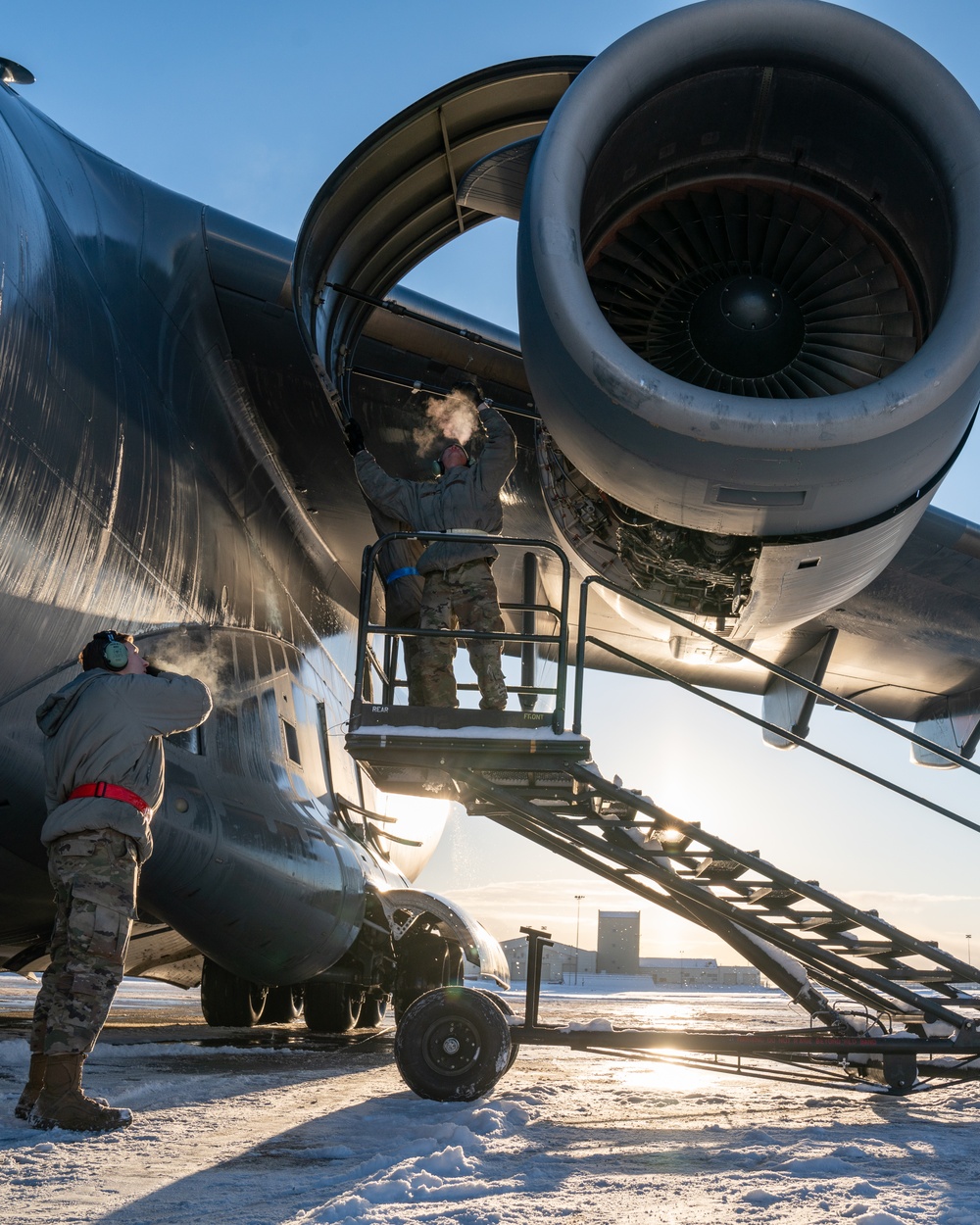 517th Airlift Squadron prepares for training sortie