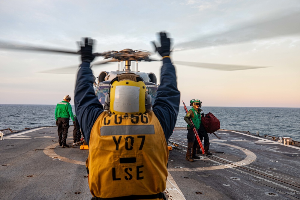 USS San Jacinto (CG 56) conducts flight operations