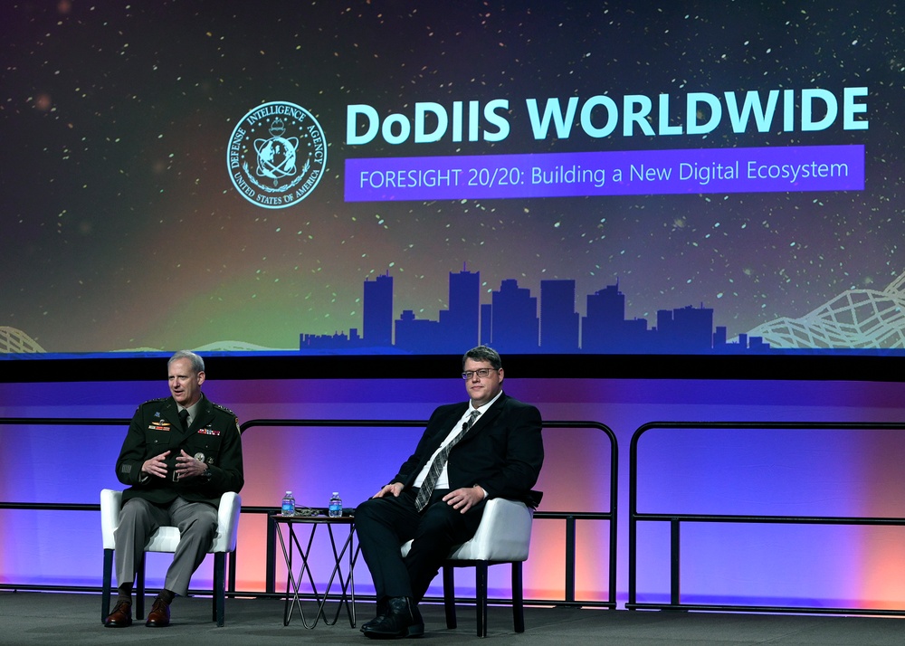 DIA Director and DIA Deputy Director for Global Integration Speak at DoDIIS21