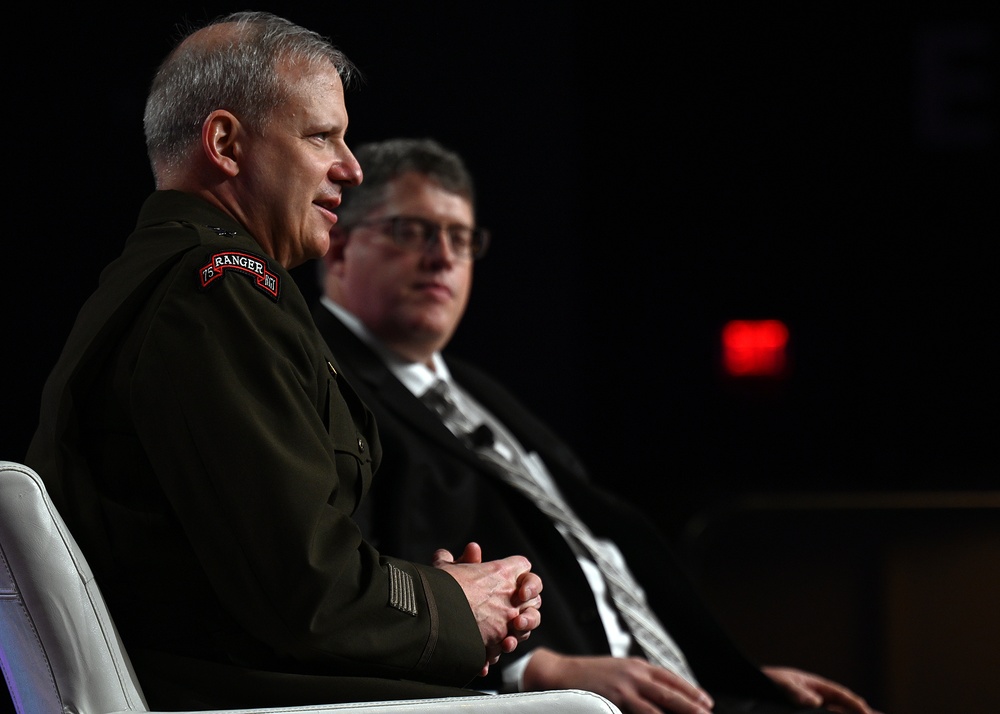 DIA Director and DIA Deputy Director for Global Integration Speak at DoDIIS21