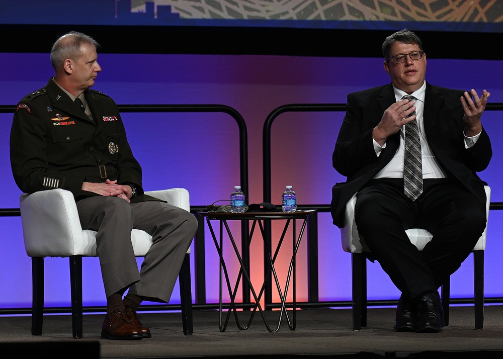 DIA Director and DIA Deputy Director for Global Integration Speak at DoDIIS21