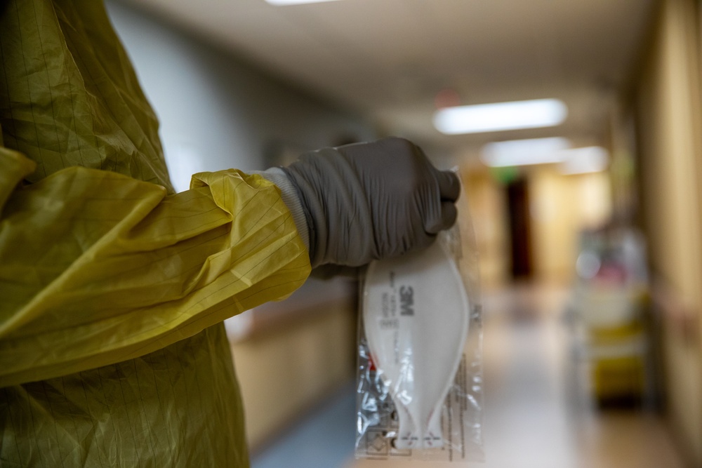 U.S. Army Doctors Assist with Patient Care at Spectrum Health Blodgett Hospital in Grand Rapids, Michigan.