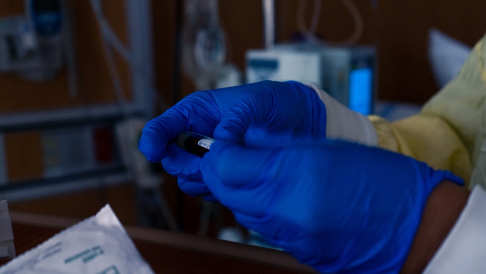 U.S. Army Officer Cares for Civilian Patients in Beaumont Hospital, Dearborn.