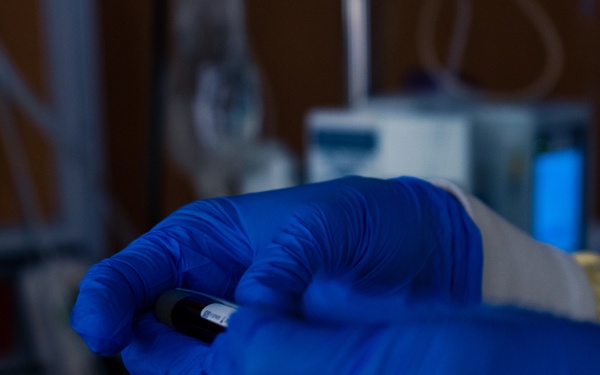 U.S. Army Officer Cares for Civilian Patients in Beaumont Hospital, Dearborn.