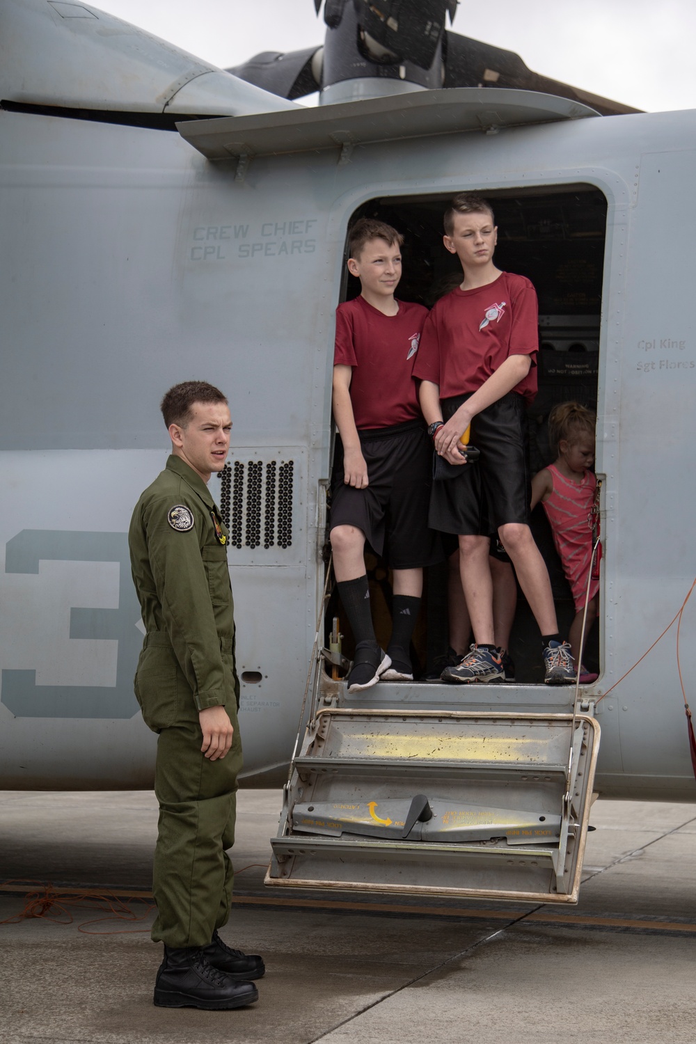 Young Marines Visit Marine Aircraft Group 24