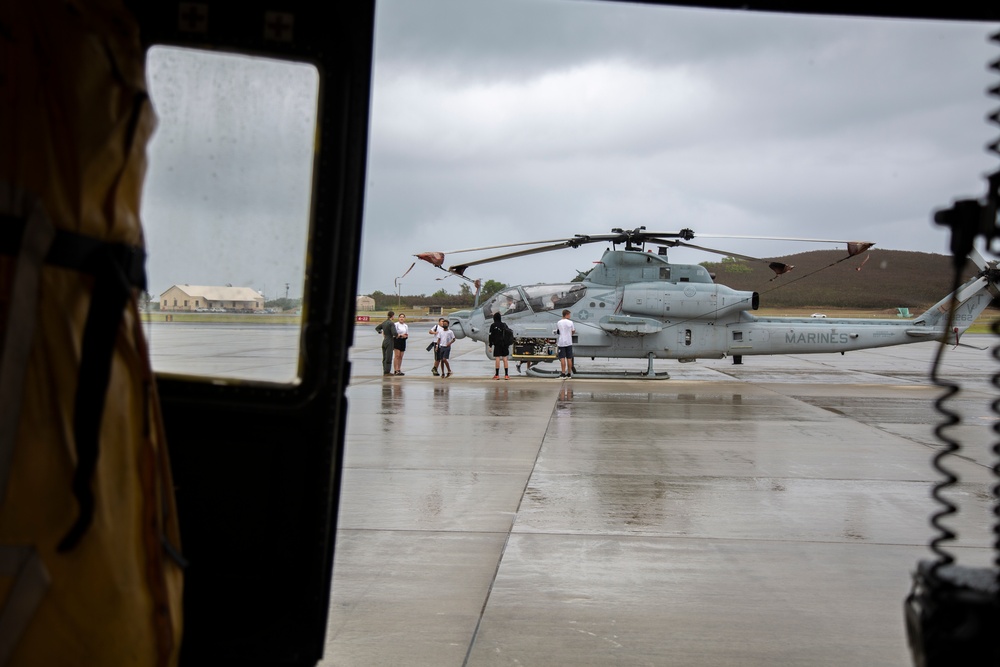 Young Marines Visit Marine Aircraft Group 24