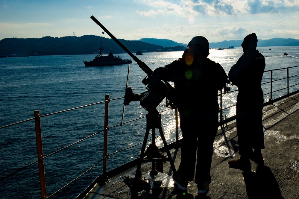 USS Frank Cable Departs Sasebo