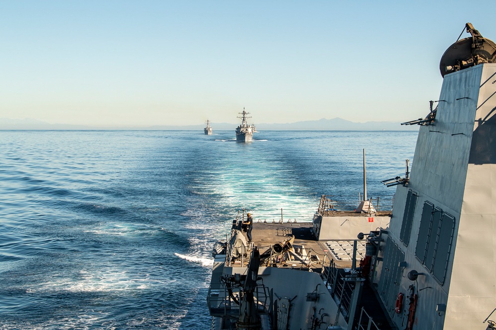 USS Sampson Formation Exercise