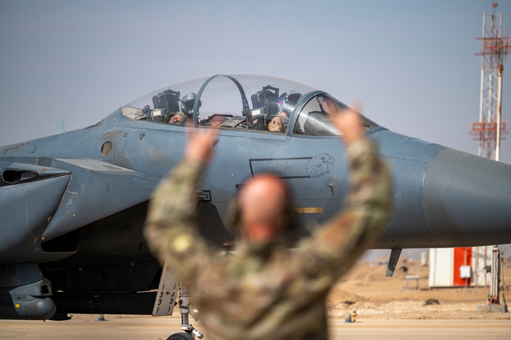 Royal Australian Air Force Commodore visits the 332nd AEW