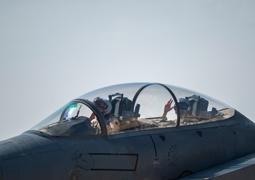 Royal Australian Air Force Commodore visits the 332nd AEW