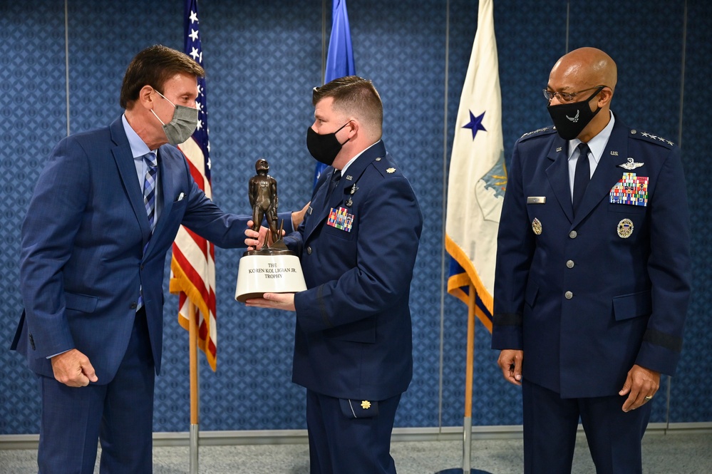 CSAF Brown presents 2019 Koren Kolligian Jr. Trophy