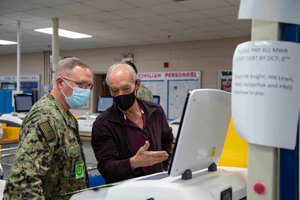 Command Master Chief Pryor Visits Naval Ophthalmic Support and Training Activity