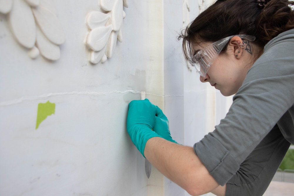 Architectural Conservation Steward Interns Perform Rehabilitation Work on the Tomb of the Unknown Soldier