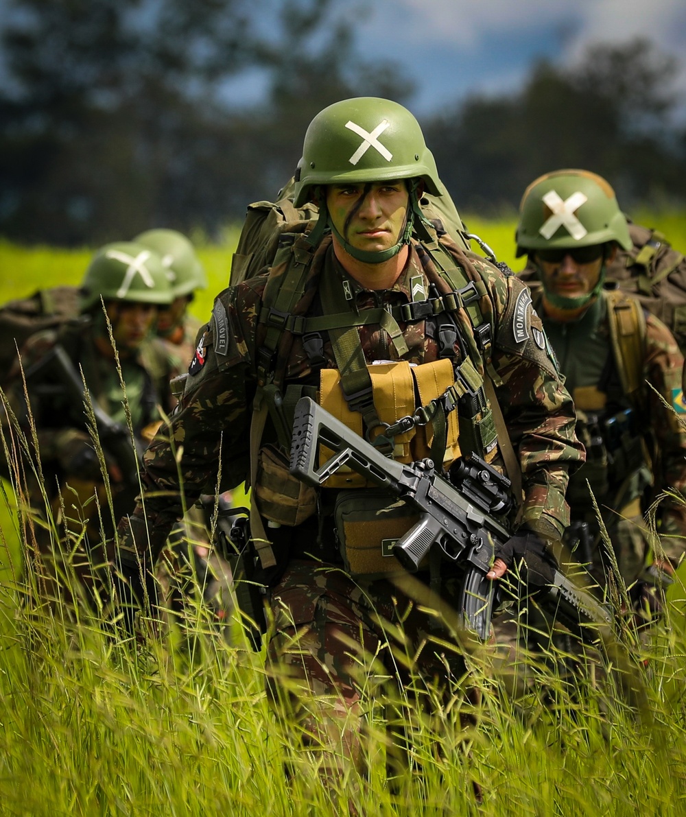 Brazilian Soldiers team up with the Rakkasans to Rakkasans execute Air Assault Operations during Southern Vanguard 22