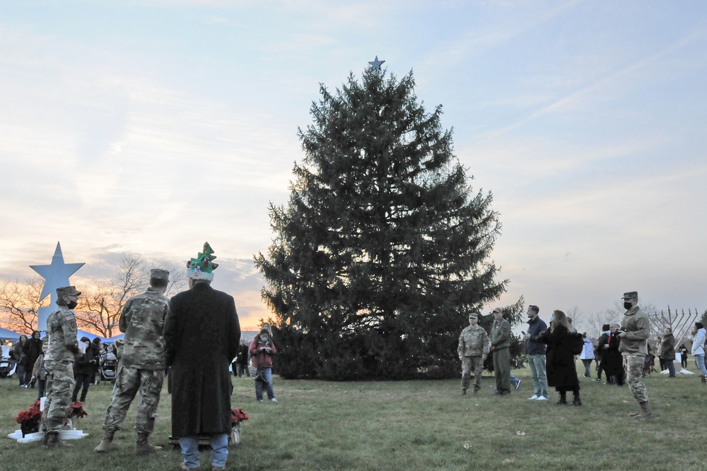 Fort Dix – 2021 JB MDL Holiday Tree Lighting