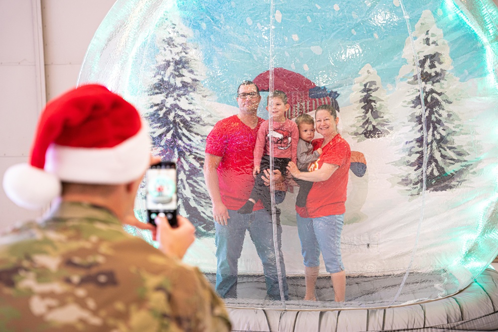 Dvids Images Airmen Bring Their Families To Work To Celebrate The Holidays Image 1 Of 8