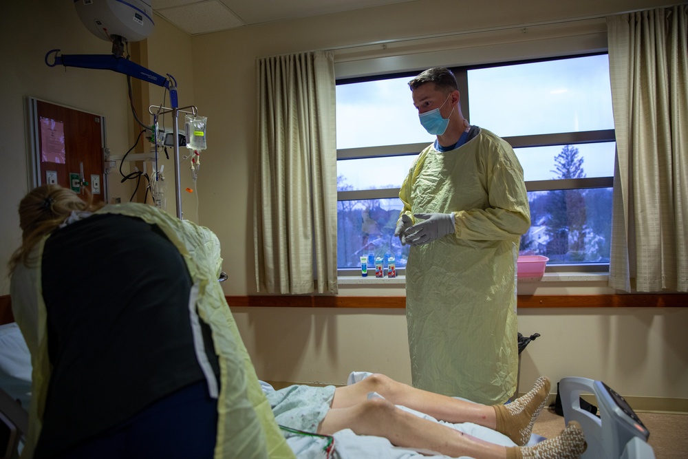 U.S. Army Soldiers Fully Integrate into Spectrum Health Blodgett Hospital in Grand Rapids, Michigan.