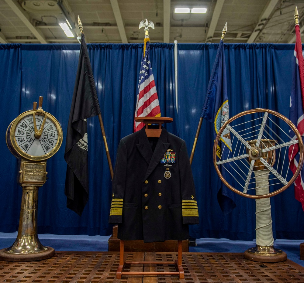 USFFC  Change of Command Aboard GHWB