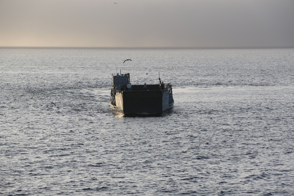 USS Harpers Ferry (LSD 49) Underway