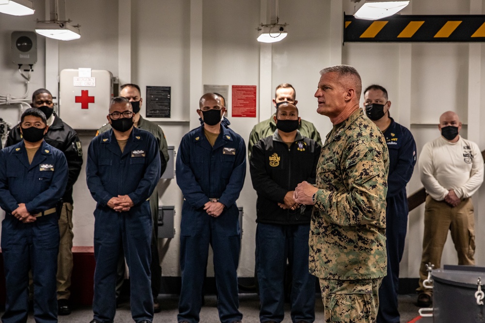 Major General Turner Visits USS Makin Island