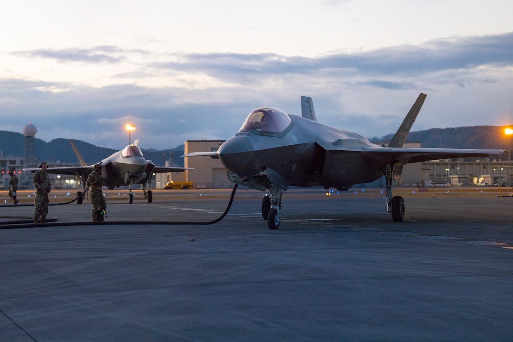 Air Force F-35’s conduct FARP at MCAS Iwakuni