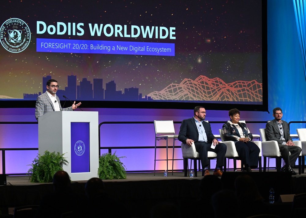 Former DIA Chief Information Officers Speak at DoDIIS 2021