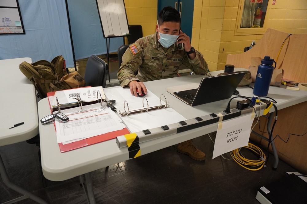 NY National Guard Soldier mans vaccination site