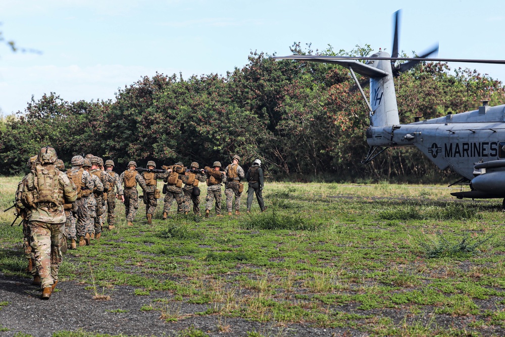 2-14 CAV, 25ID and 3/3 Marines Conduct Joint Readiness Exercise