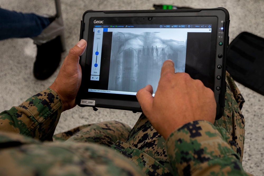 EOD trains aboard MCBH