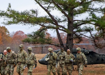 General Michael X. Garrett visits 101st Combat Aviation Brigade during Division Training Density