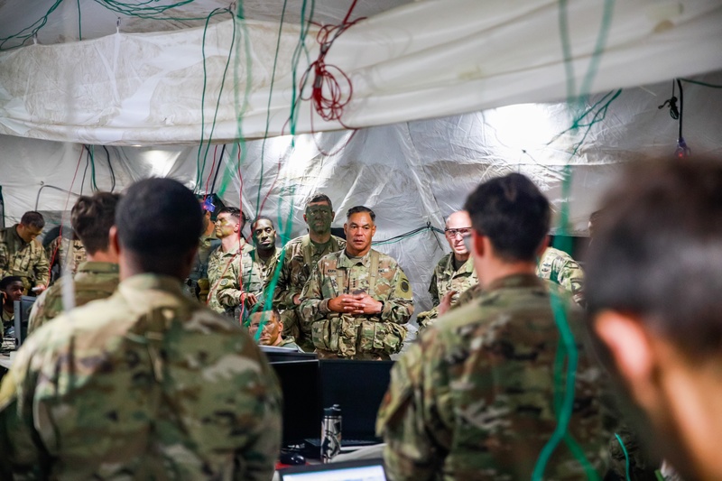 General Michael X. Garrett visits 101st Combat Aviation Brigade during Division Training Density