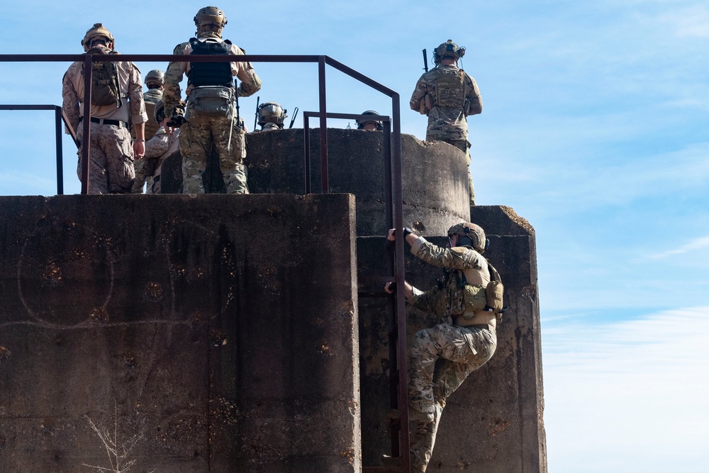 320th STS hosts joint precision strike training with Royal Thai Air Force at Eglin Range