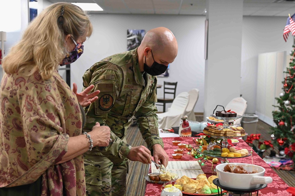 EFMP Family Members Celebrated during Holiday Tea Party