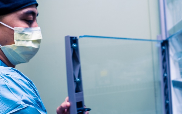 U.S. Army Officer Cares for Civilian Patient at Beaumont Hospital in Dearborn