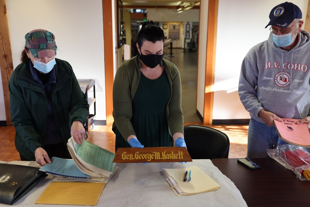 Family of former adjutant general share stories and history from their father's time in the Washington Guard