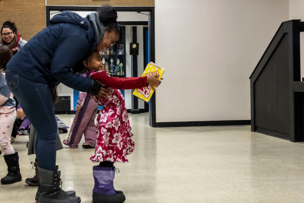 Marines deliver Toys for Tots in Alaska