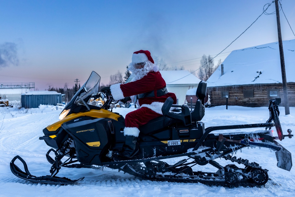 Marines deliver Toys for Tots in Alaska