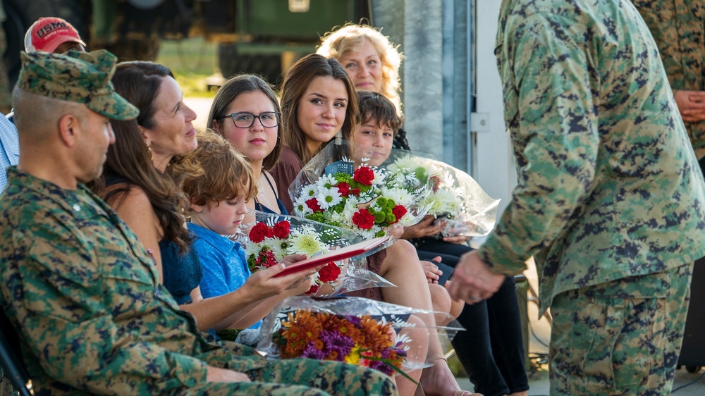Reserve Marine retires after 29 years of honorable service in a single unit.