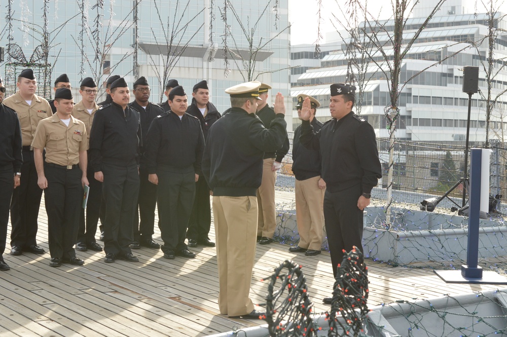 Naval Museum hosts a reenlistment ceremony