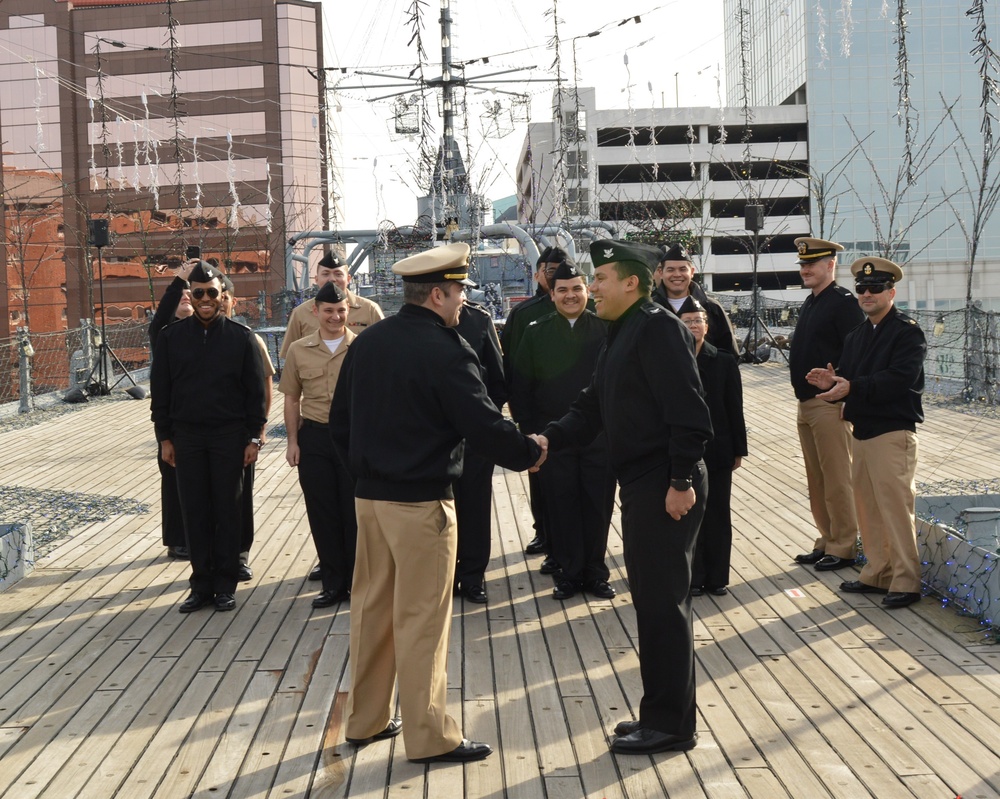 Naval Museum hosts a reenlistment ceremony